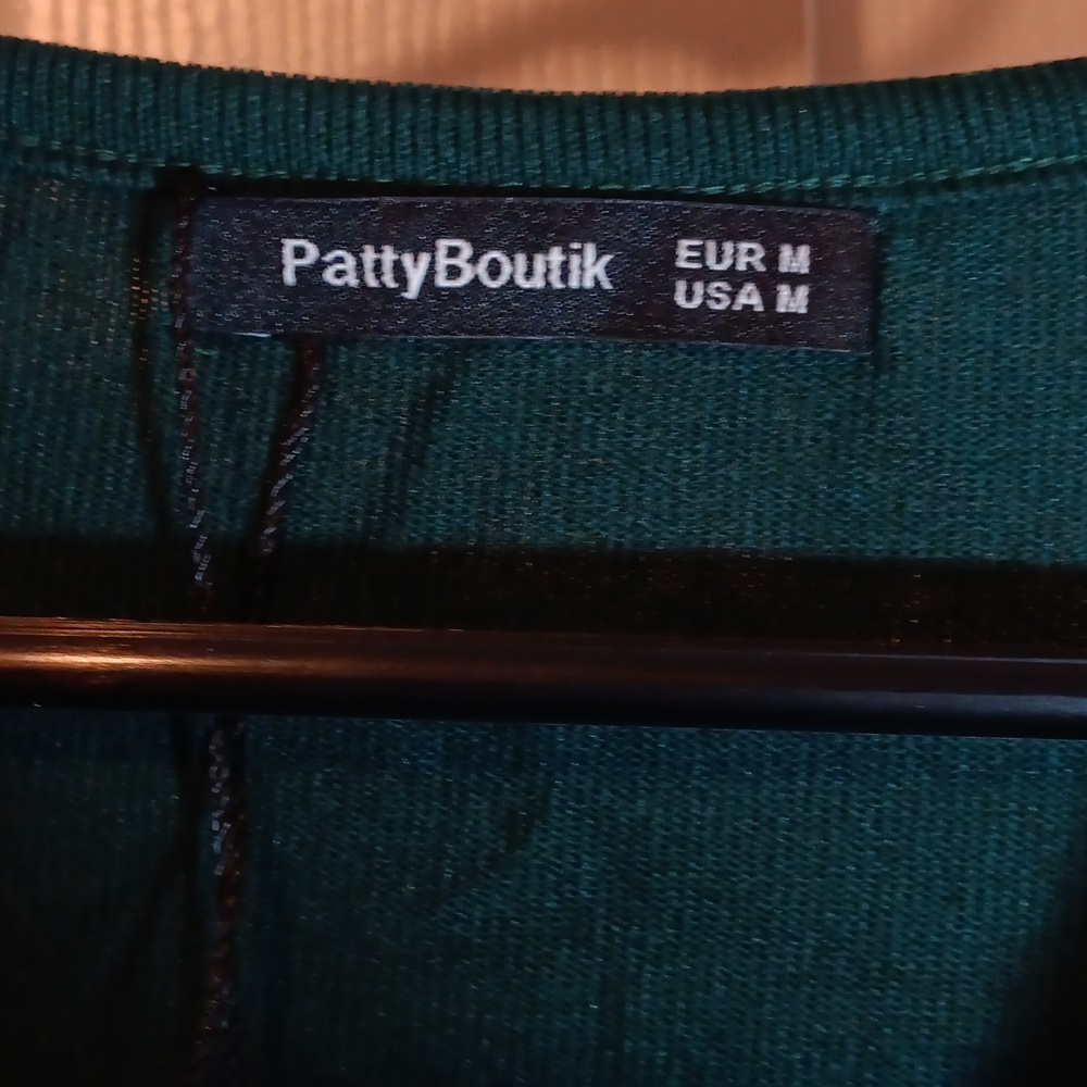 NWT PattyBoutik Green Button Sweater - M - Picture 2 of 4